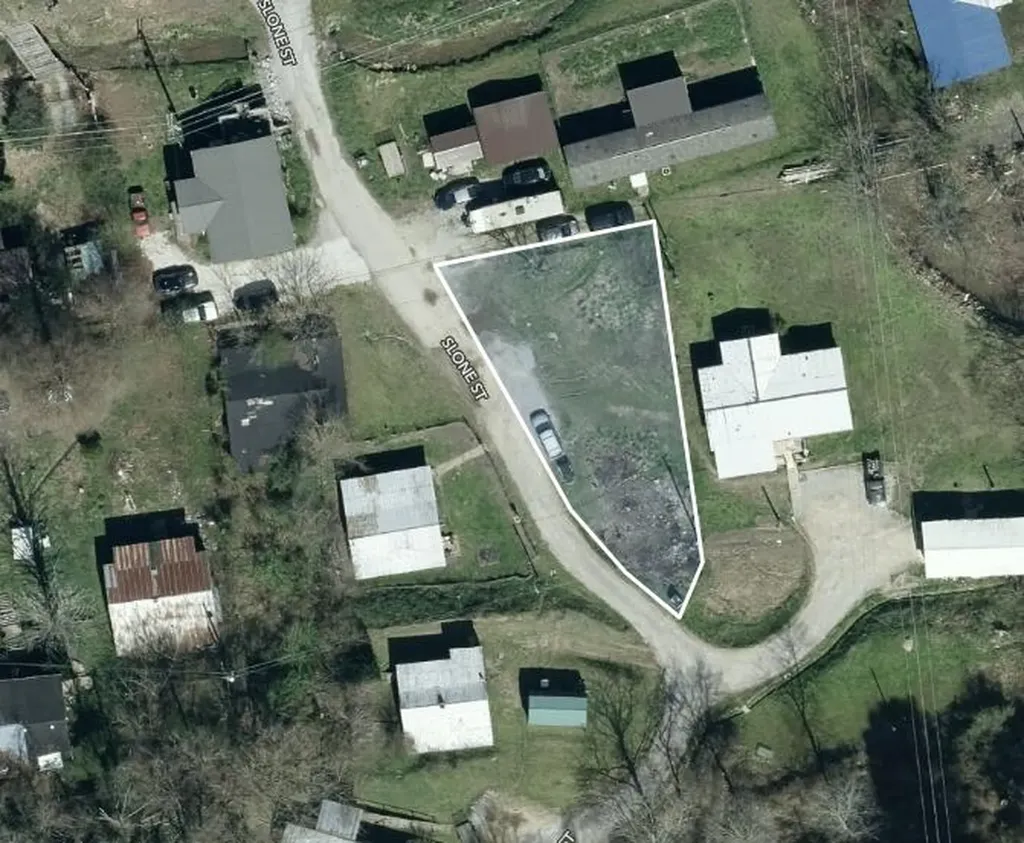 49 Slone Street Garrett KY 41630