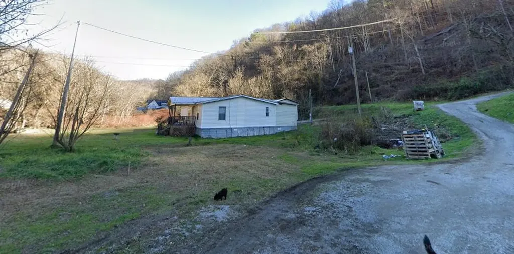 49 Slone Street Garrett KY 41630