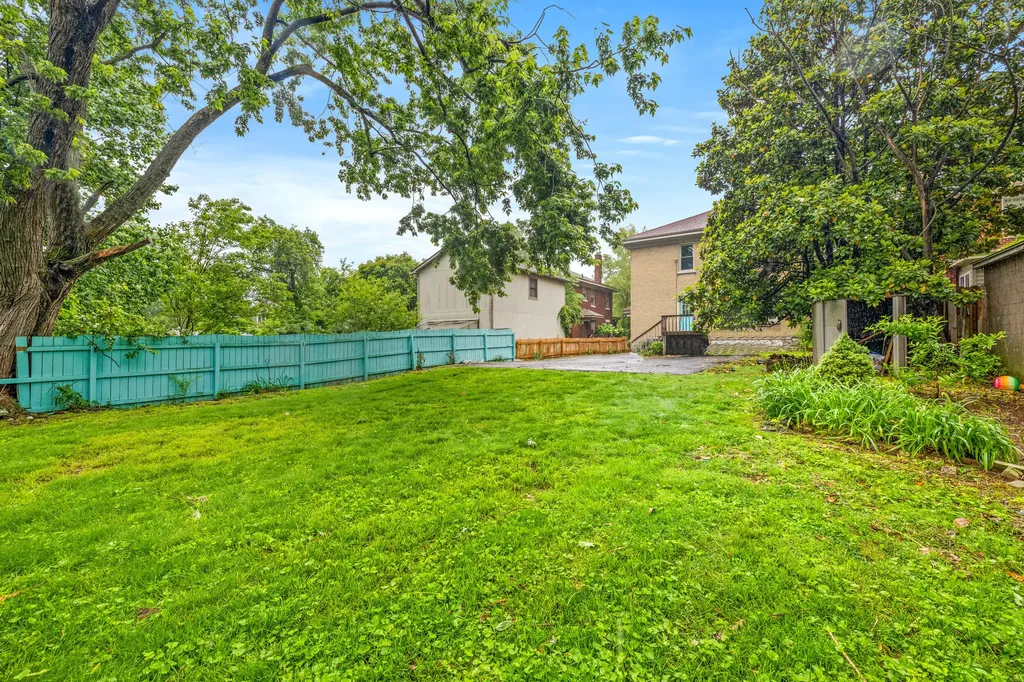 1056-1058 Fontaine Road Lexington KY 40502