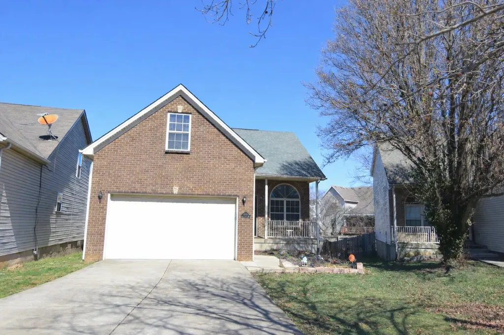 3373 Royal Troon Road Lexington KY 40509