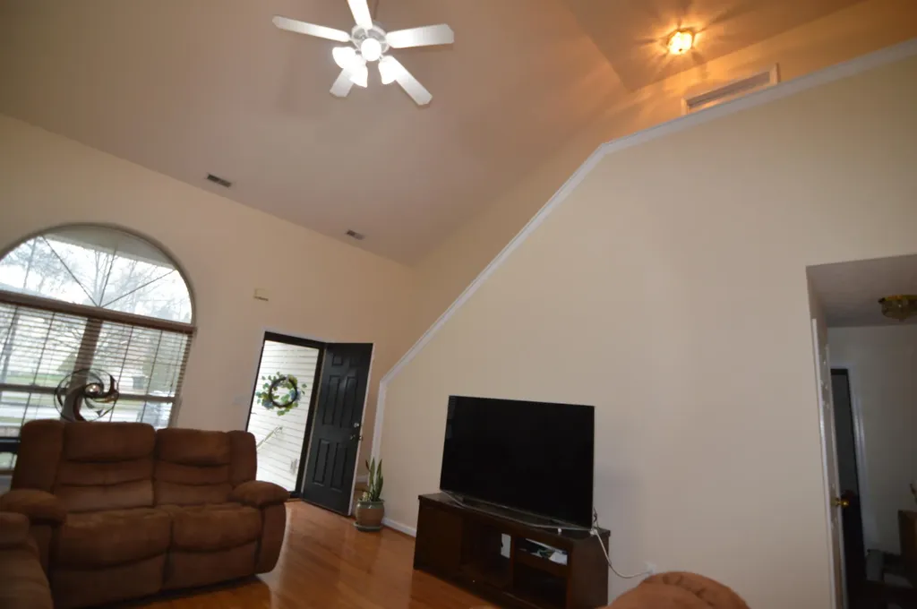 3373 Royal Troon Road Lexington KY 40509