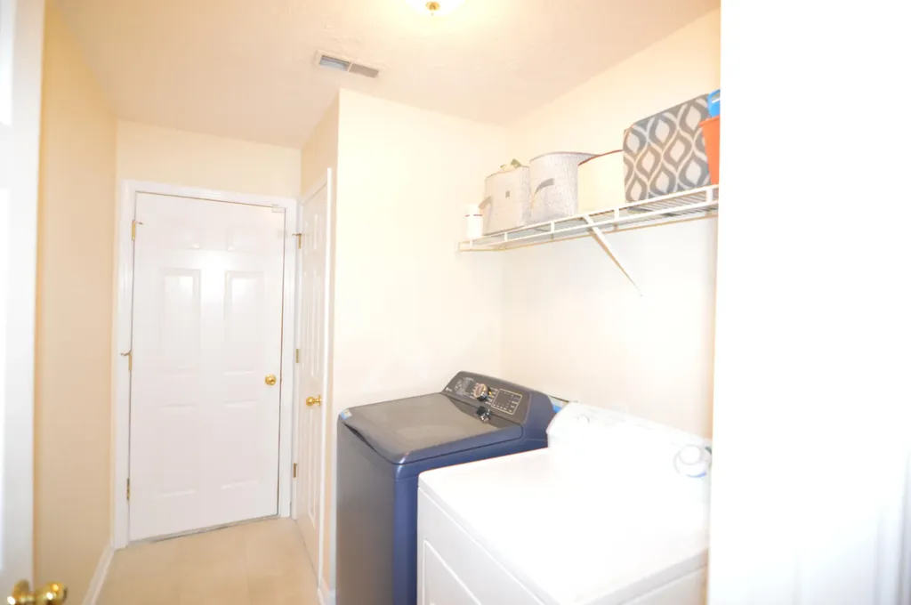 3373 Royal Troon Road Lexington KY 40509