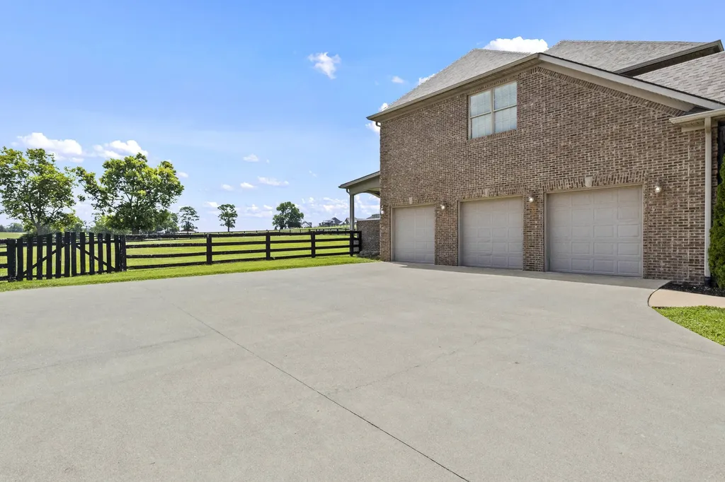 106 Hidden Meadow Lane Nicholasville KY 40356