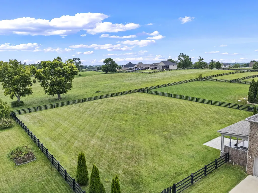106 Hidden Meadow Lane Nicholasville KY 40356