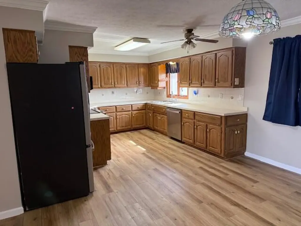 60 Farmington Monticello KY 42633