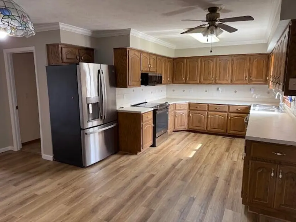 60 Farmington Monticello KY 42633