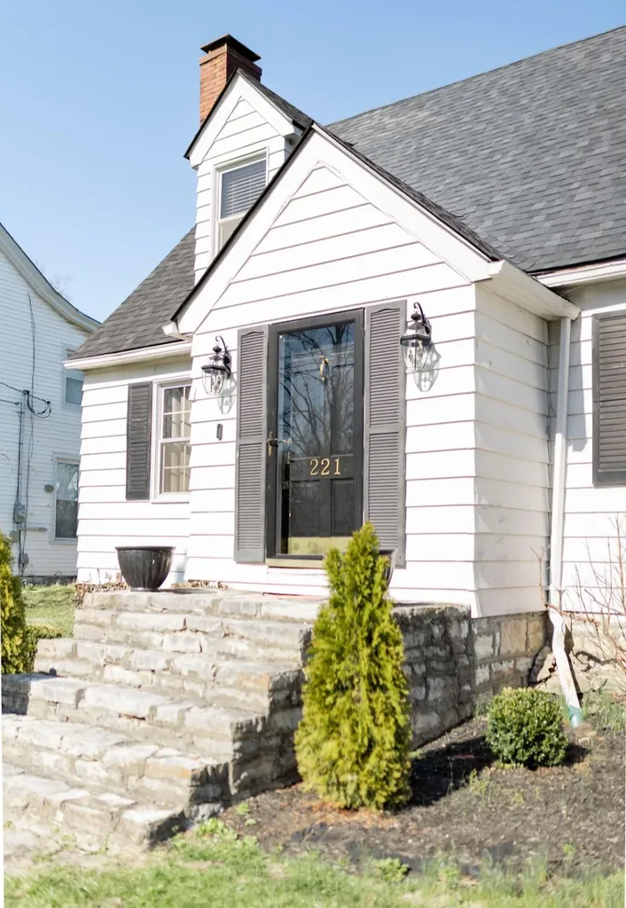 221 Moundale Avenue Winchester KY 40391