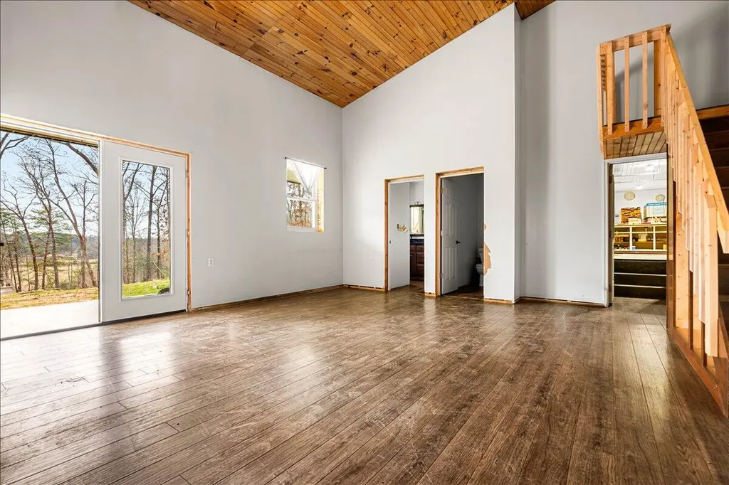 227 Callihan Road East Bernstadt KY 40729