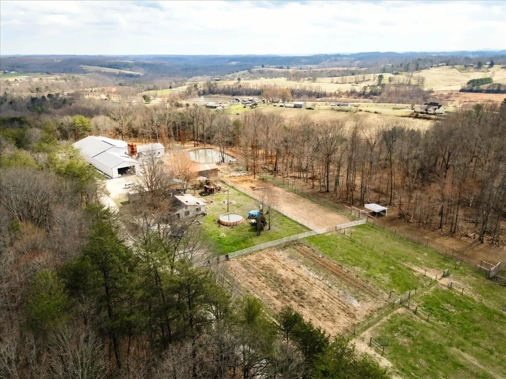 227 Callihan Road East Bernstadt KY 40729