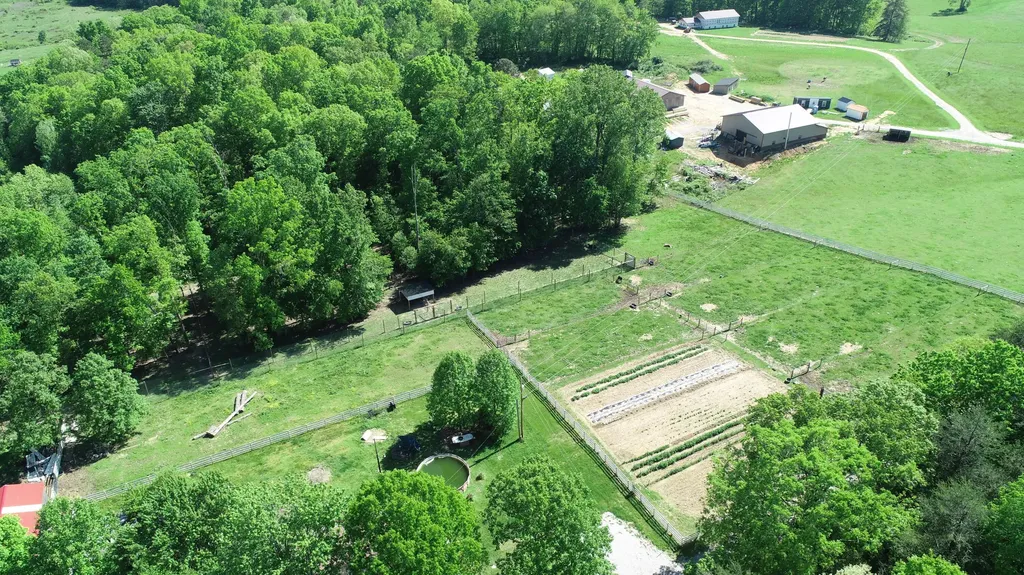227 Callihan Road East Bernstadt KY 40729