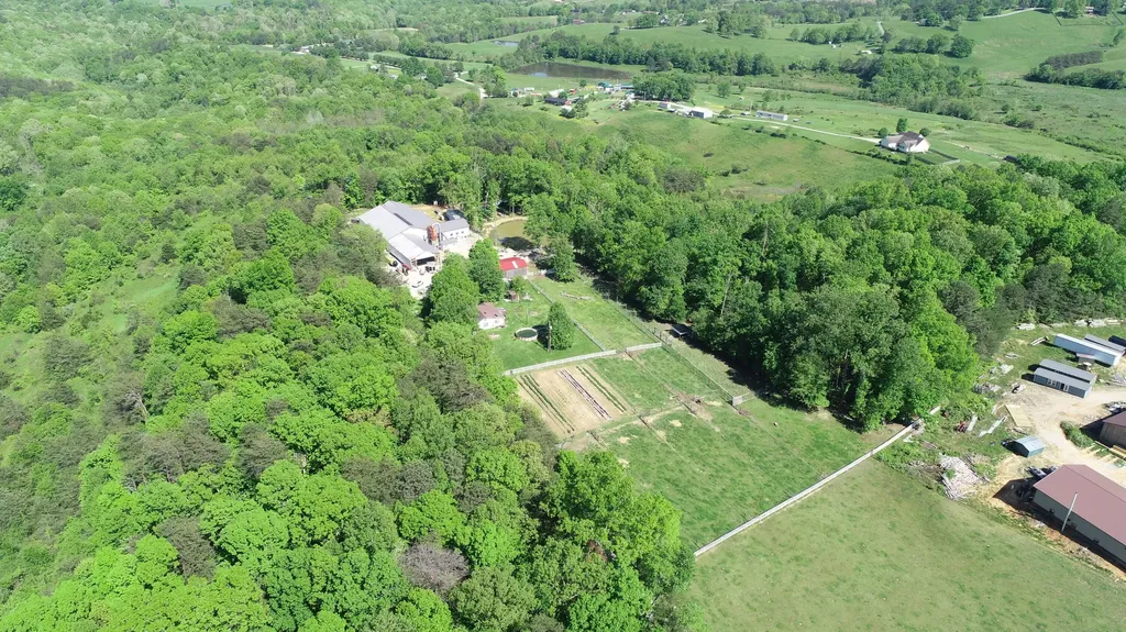 227 Callihan Road East Bernstadt KY 40729