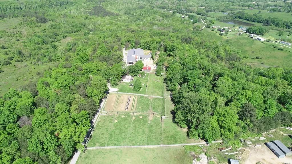 227 Callihan Road East Bernstadt KY 40729