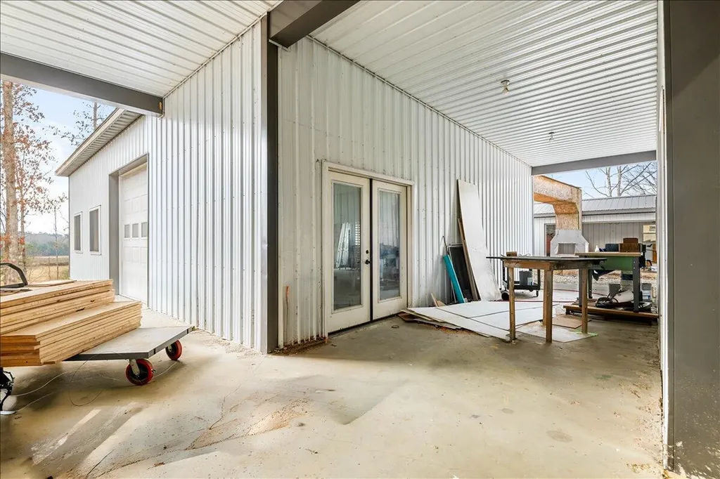 227 Callihan Road East Bernstadt KY 40729