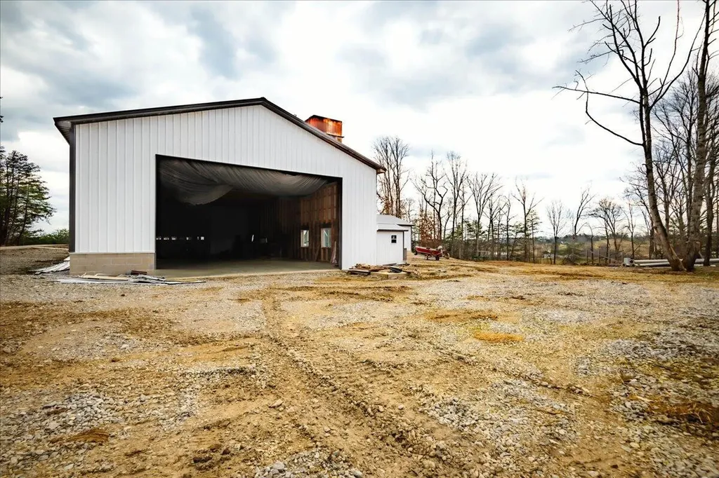 227 Callihan Road East Bernstadt KY 40729