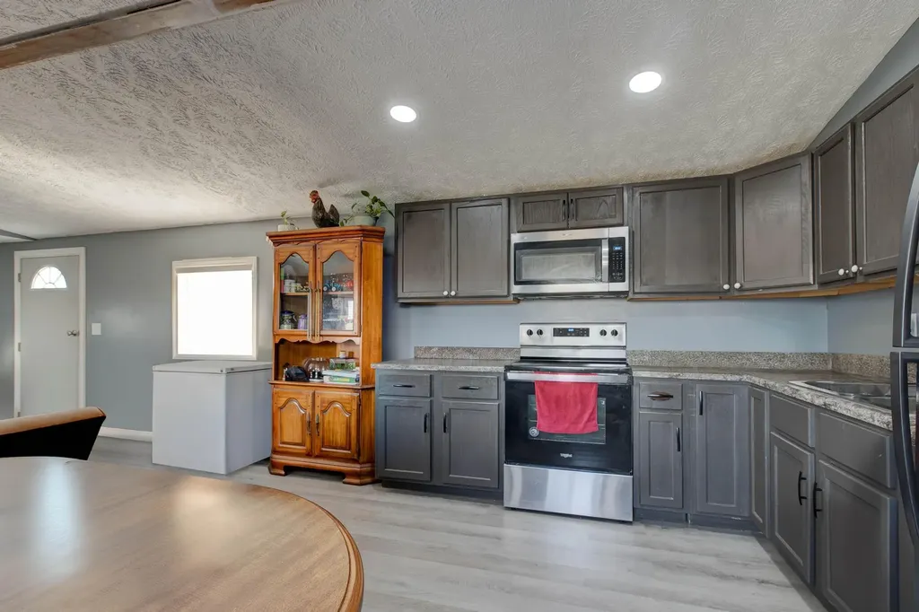 75 Long Lane Mt Sterling KY 40353