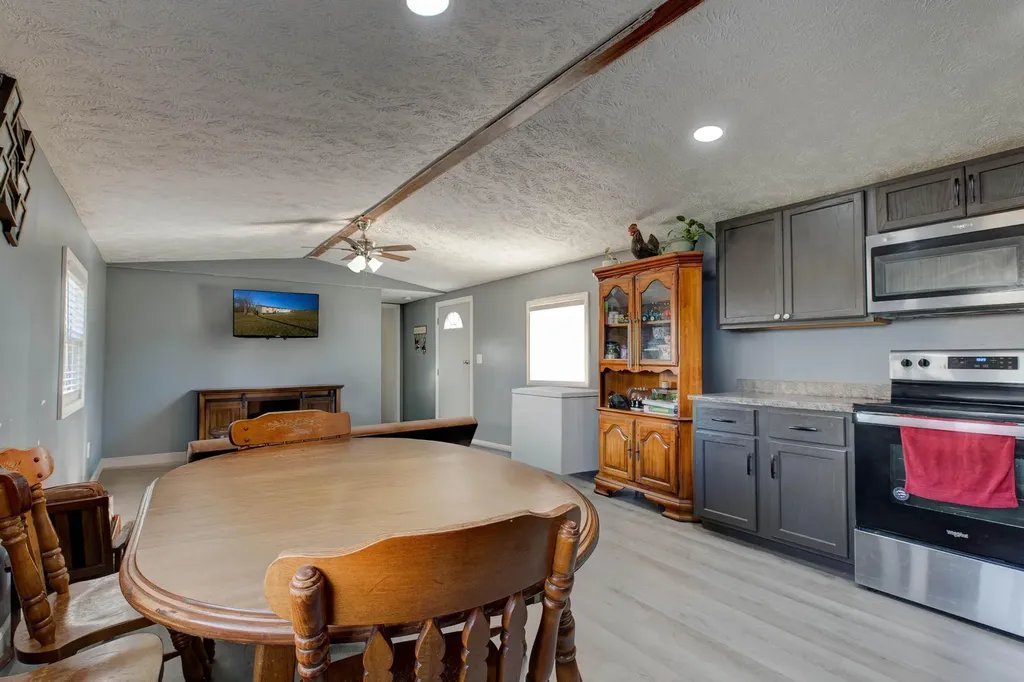 75 Long Lane Mt Sterling KY 40353