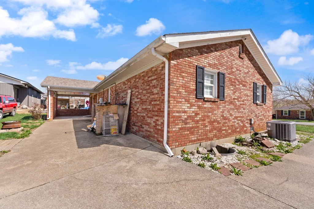 157 Estes Drive Lancaster KY 40444