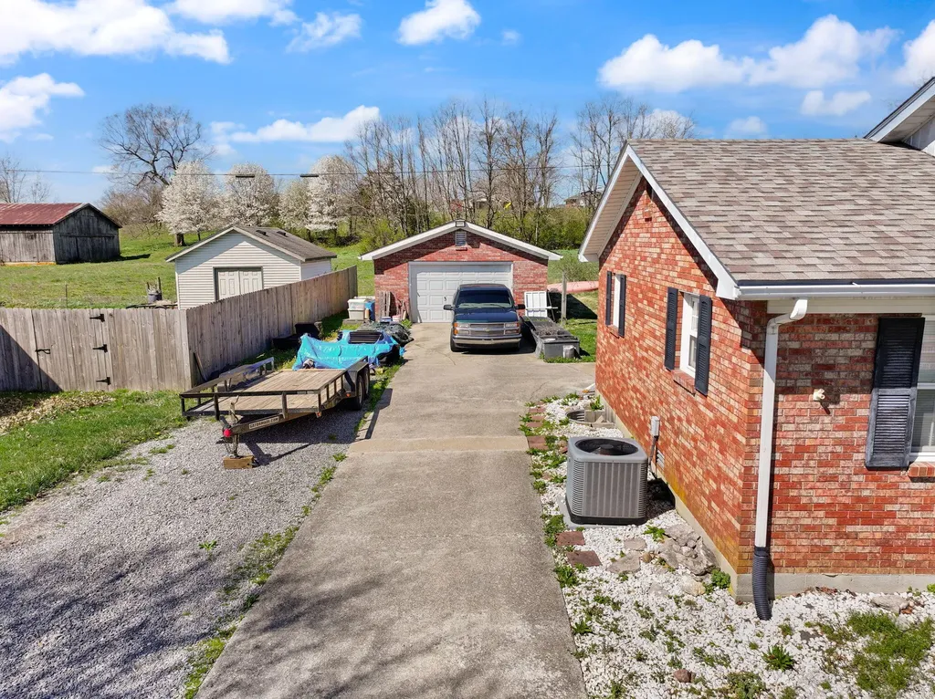 157 Estes Drive Lancaster KY 40444