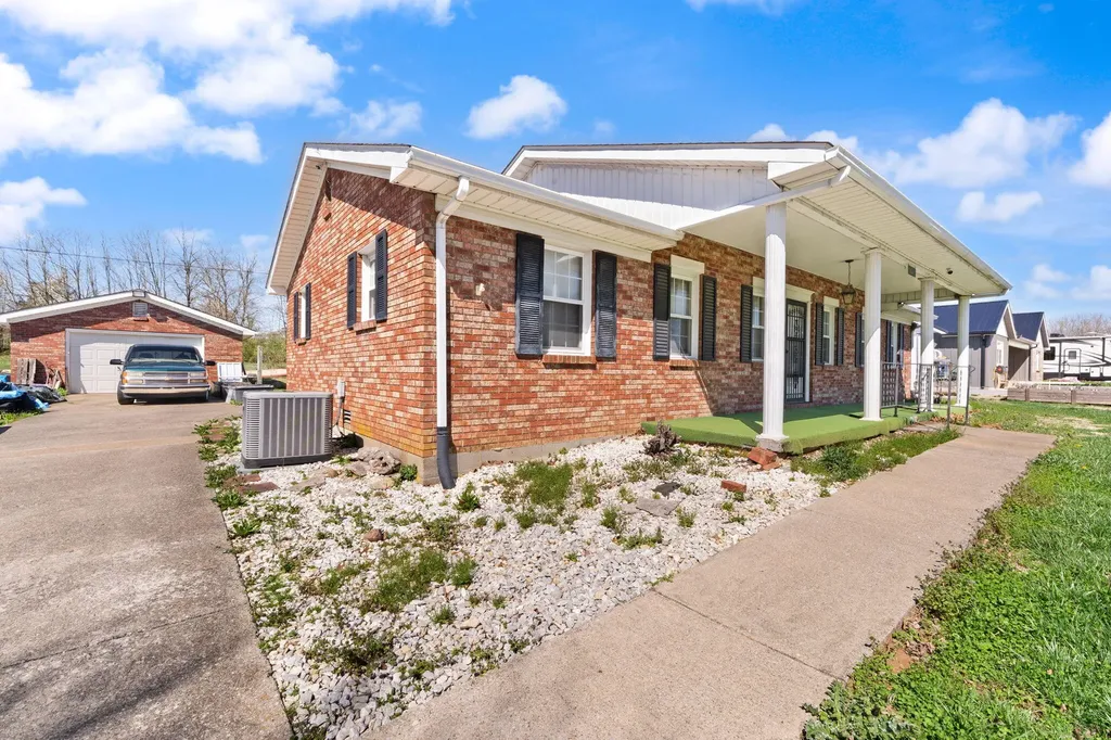 157 Estes Drive Lancaster KY 40444