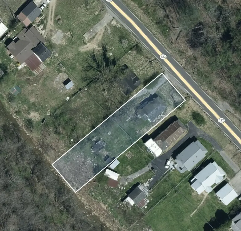 20100 Kentucky 122 Bevinsville KY 41606