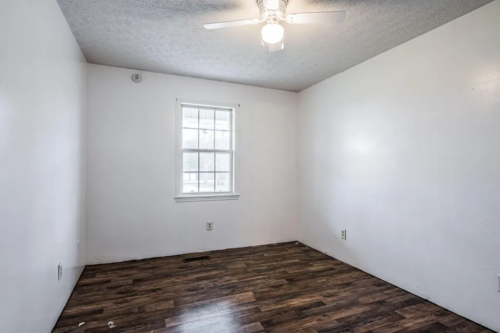 1432 Dearing Road Glasgow KY 42141