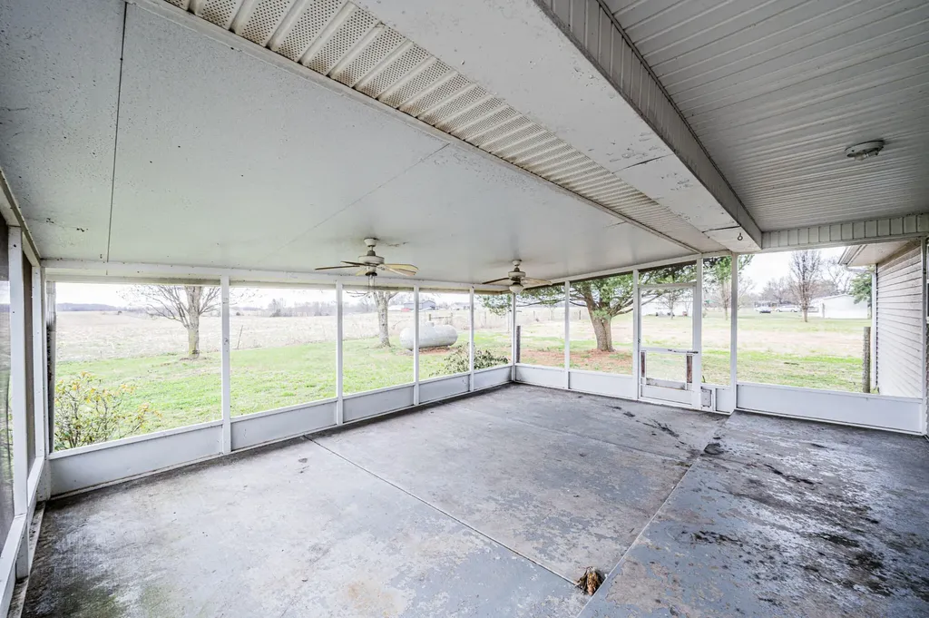 1432 Dearing Road Glasgow KY 42141