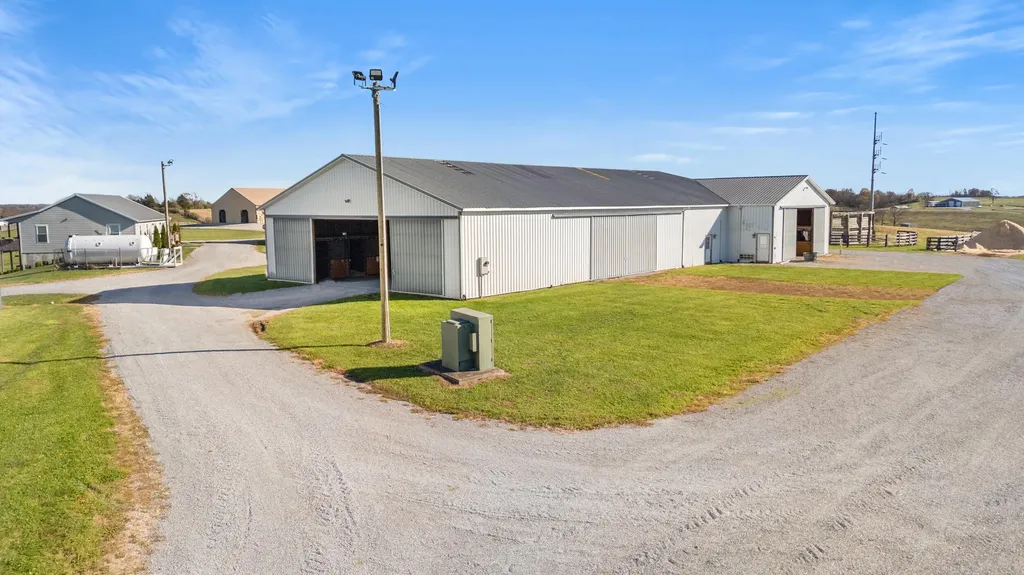 4487 Louisville Road Salvisa KY 40372