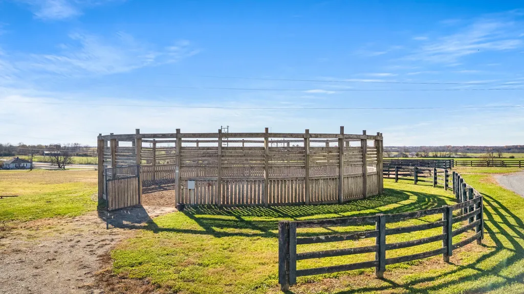 4487 Louisville Road Salvisa KY 40372