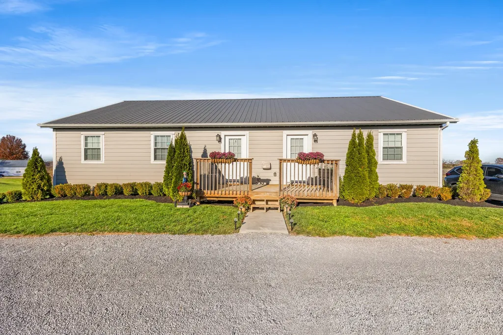 4487 Louisville Road Salvisa KY 40372
