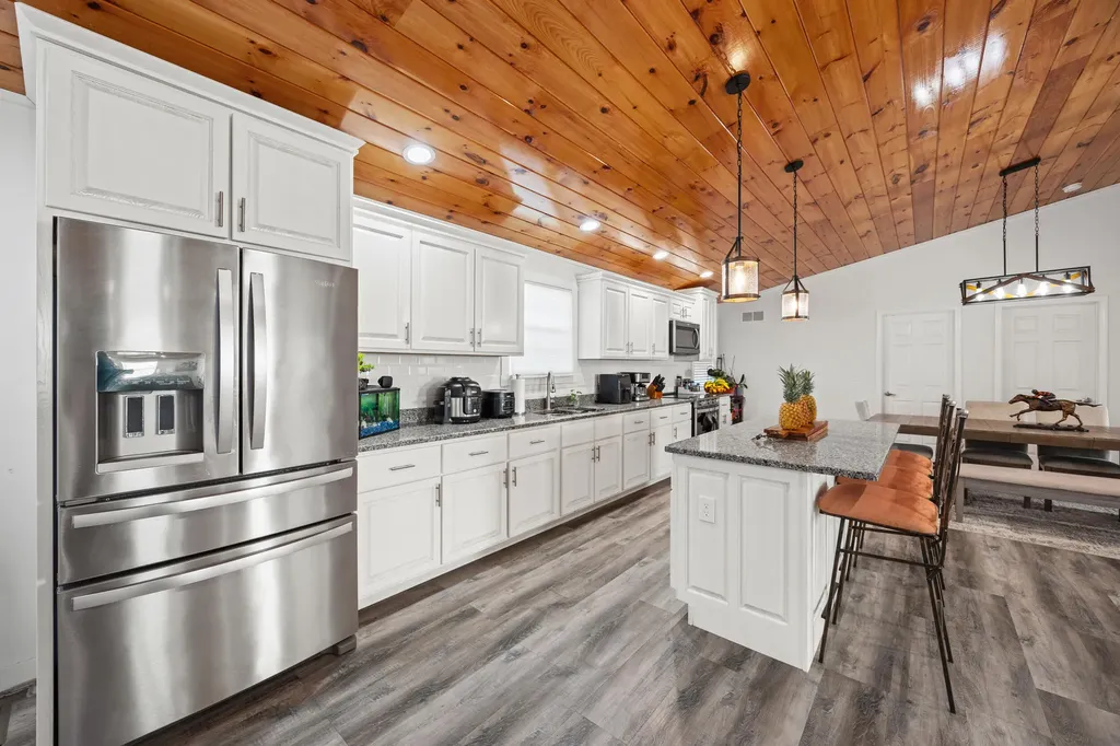 4487 Louisville Road Salvisa KY 40372