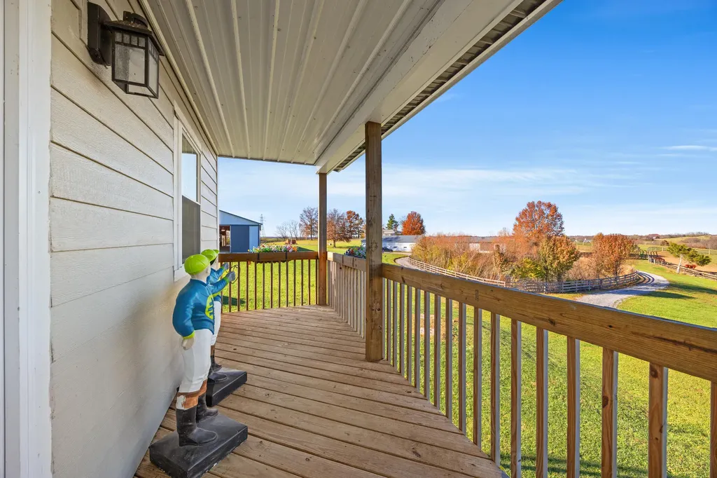 4487 Louisville Road Salvisa KY 40372