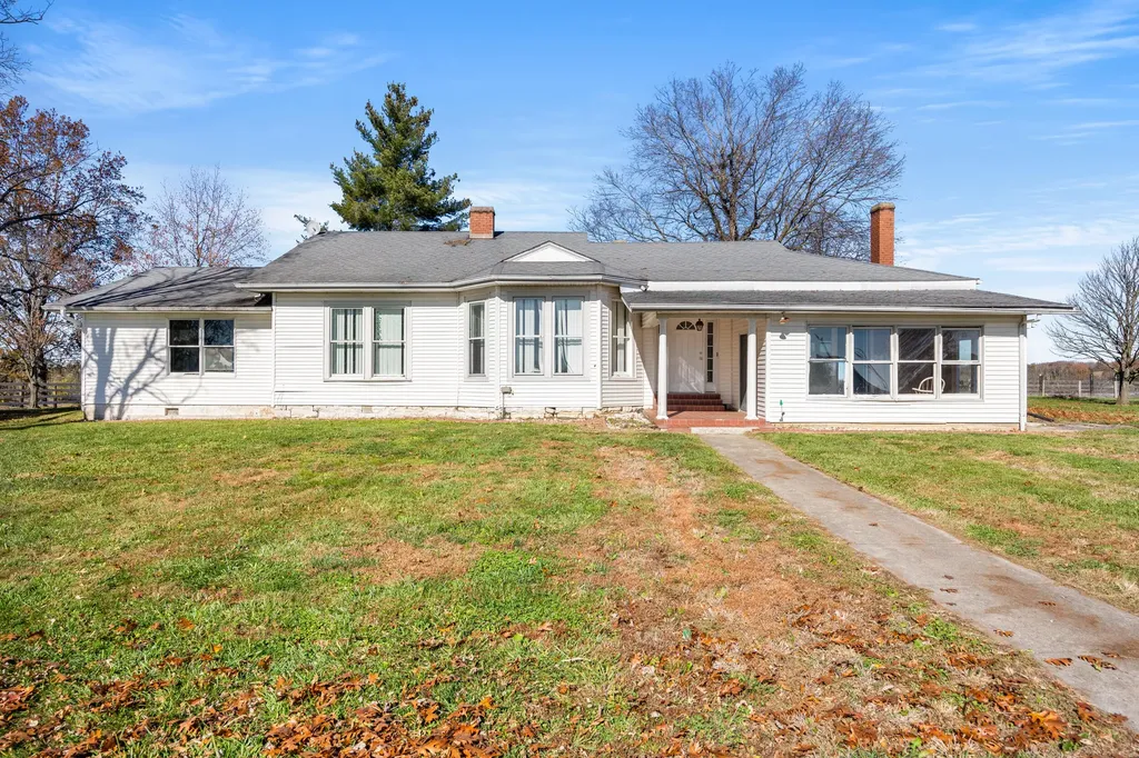 4487 Louisville Road Salvisa KY 40372