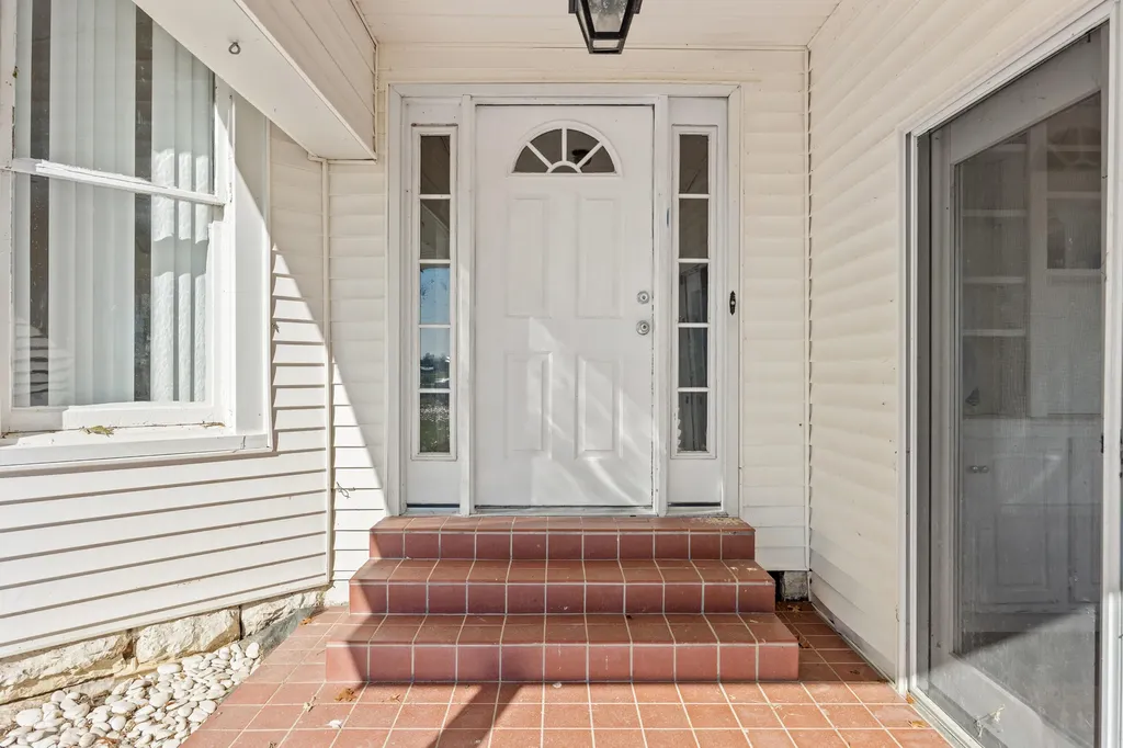 4487 Louisville Road Salvisa KY 40372