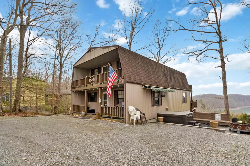 17 Old Jamestown Road Russell Springs KY 42642