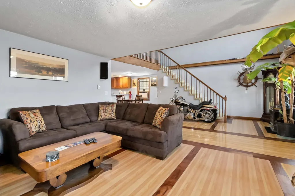 17 Old Jamestown Road Russell Springs KY 42642
