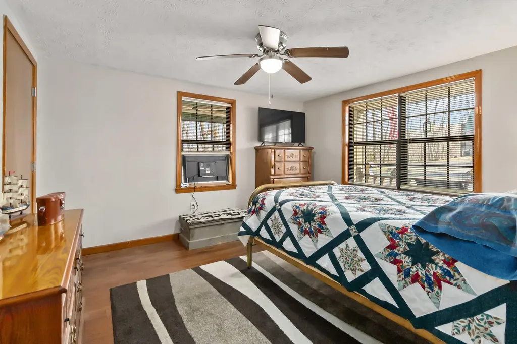 17 Old Jamestown Road Russell Springs KY 42642