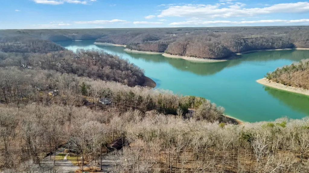 17 Old Jamestown Road Russell Springs KY 42642