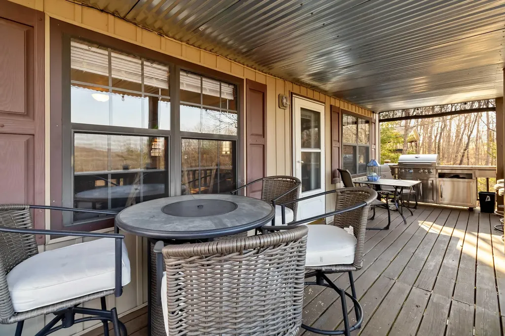 17 Old Jamestown Road Russell Springs KY 42642