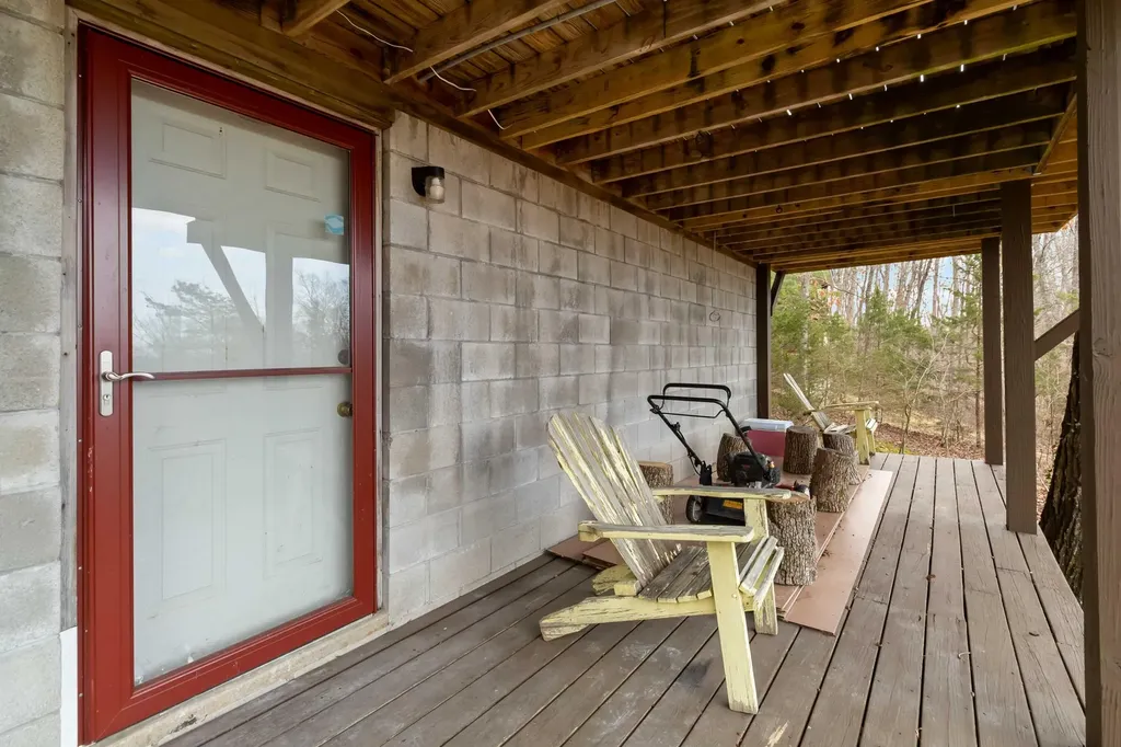 17 Old Jamestown Road Russell Springs KY 42642