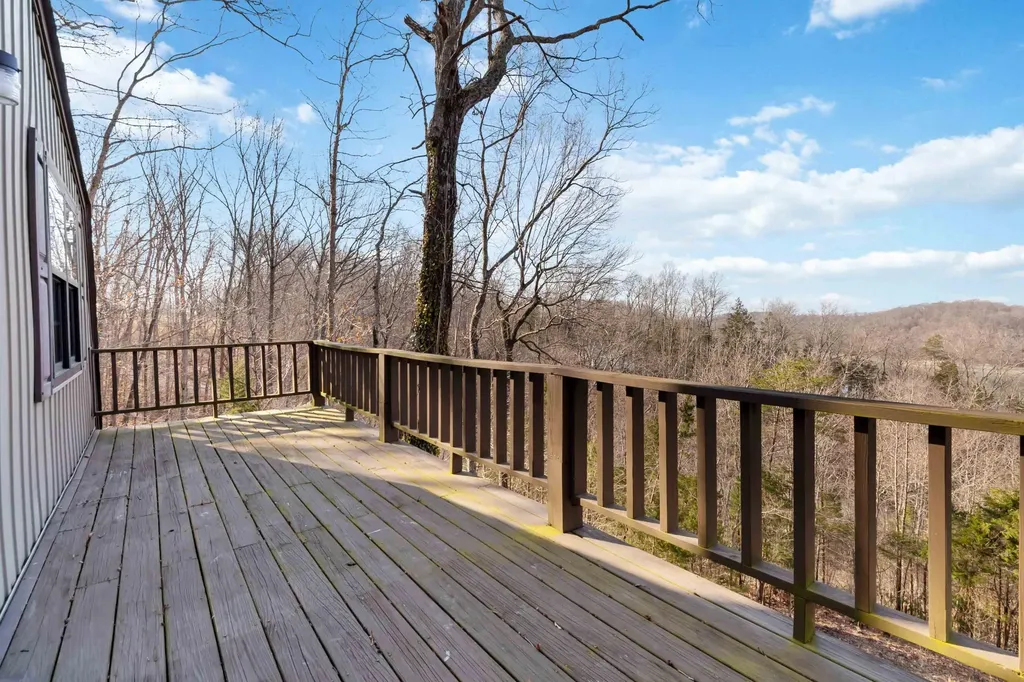 17 Old Jamestown Road Russell Springs KY 42642