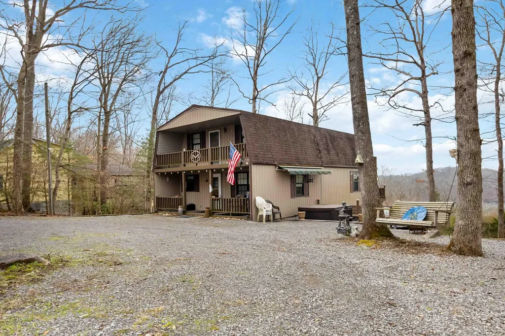 17 Old Jamestown Road Russell Springs KY 42642