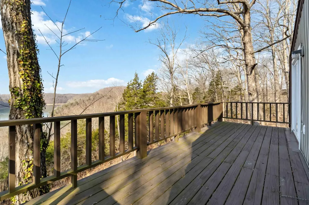 17 Old Jamestown Road Russell Springs KY 42642
