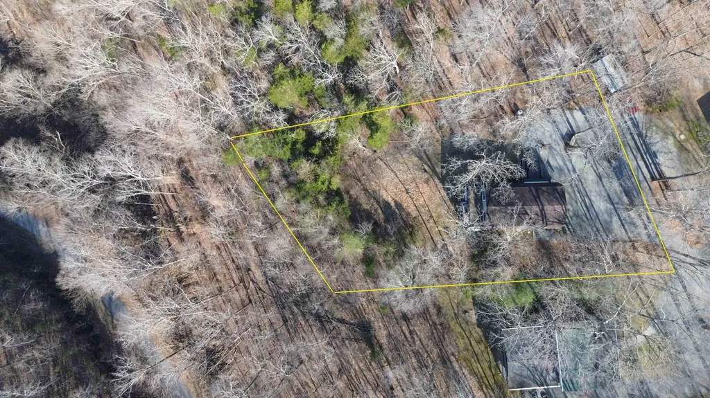 17 Old Jamestown Road Russell Springs KY 42642