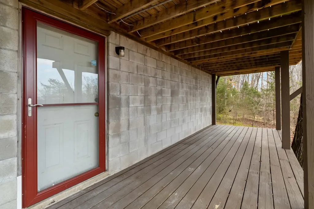 17 Old Jamestown Road Russell Springs KY 42642