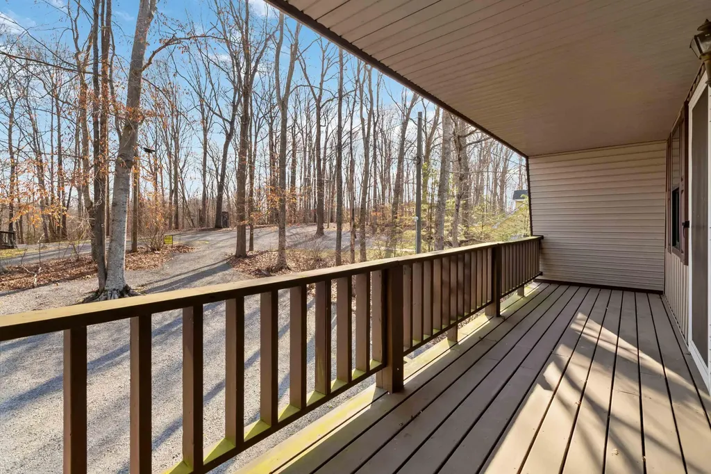 17 Old Jamestown Road Russell Springs KY 42642