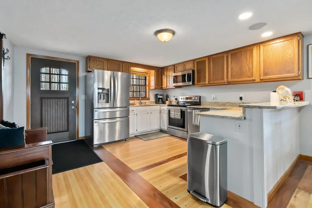 17 Old Jamestown Road Russell Springs KY 42642