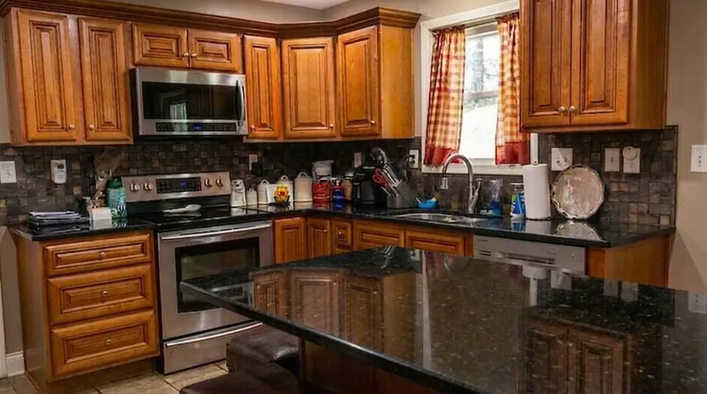 138 Old Post Road Paris KY 40361