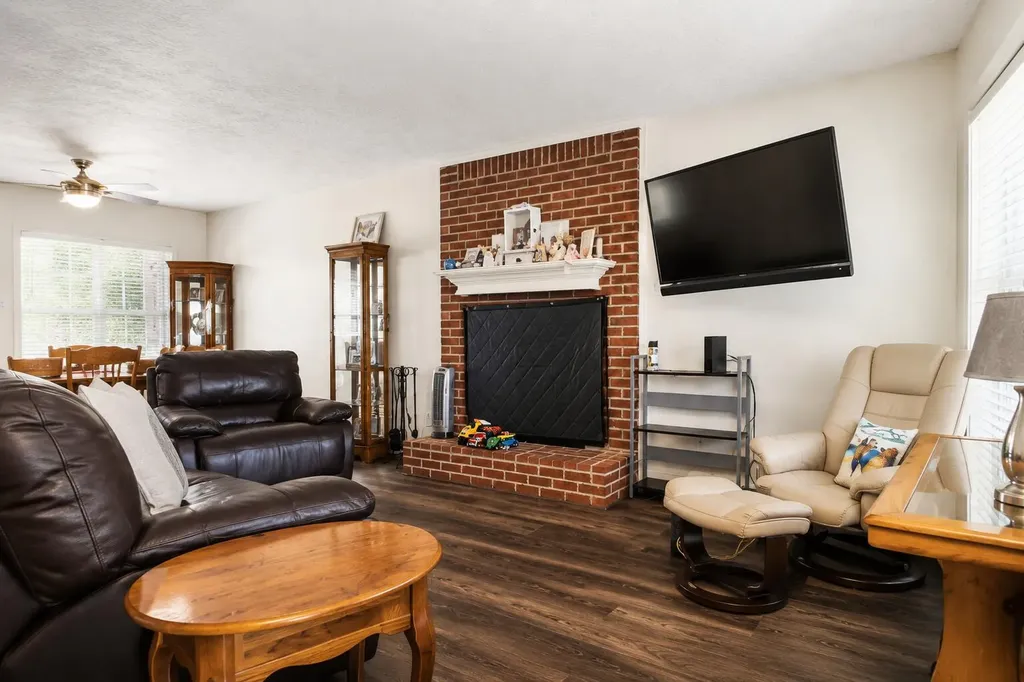 138 Old Post Road Paris KY 40361