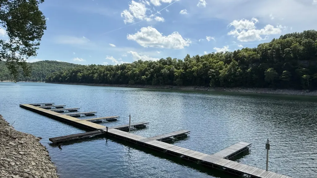 65 S Lake Drive Burnside KY 42519