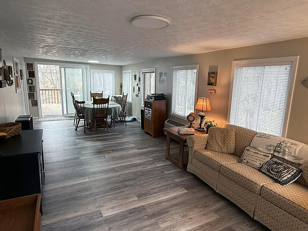 65 S Lake Drive Burnside KY 42519